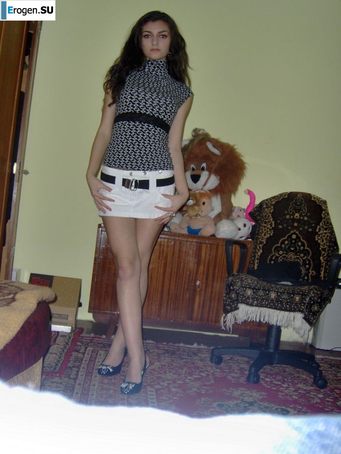 Charming chernovlaska makes a boner to her boyfriend. Photo 34