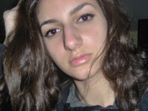 Очаровательная черновласка делает стояк своему парню. Эскиз 22