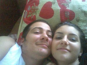 Очаровательная черновласка делает стояк своему парню. Эскиз 6