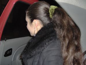 Очаровательная черновласка делает стояк своему парню. Эскиз 7