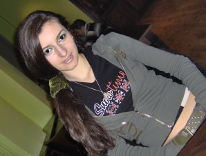 Очаровательная черновласка делает стояк своему парню. Эскиз 8