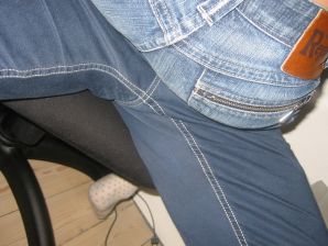 A girl has fun with a guy on vacation - shows her ass and chest. Thumb 15