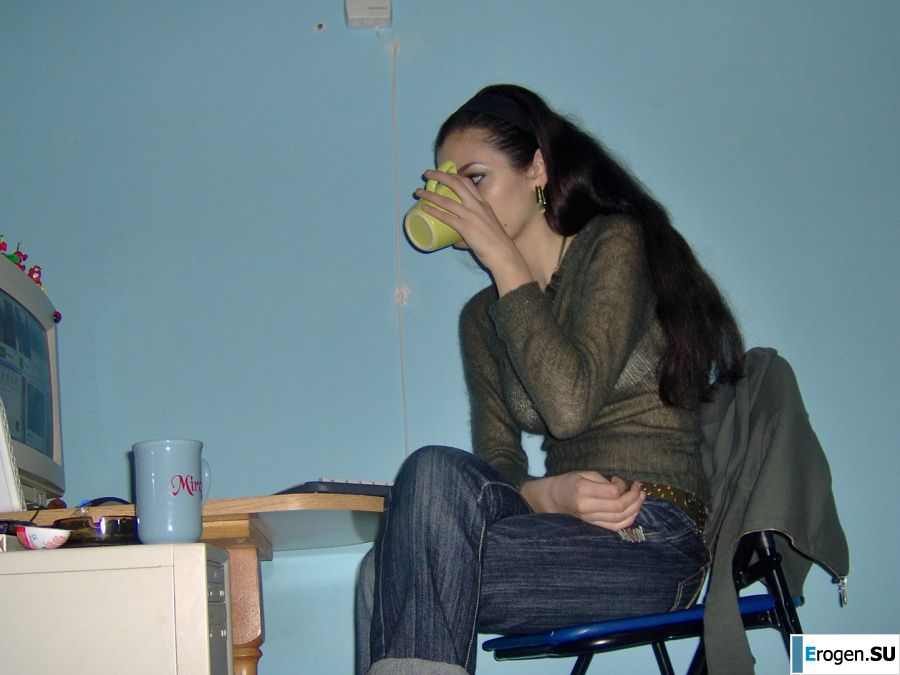 Oriental beauty shows the ass in clothes and without. Part 4. Photo 13