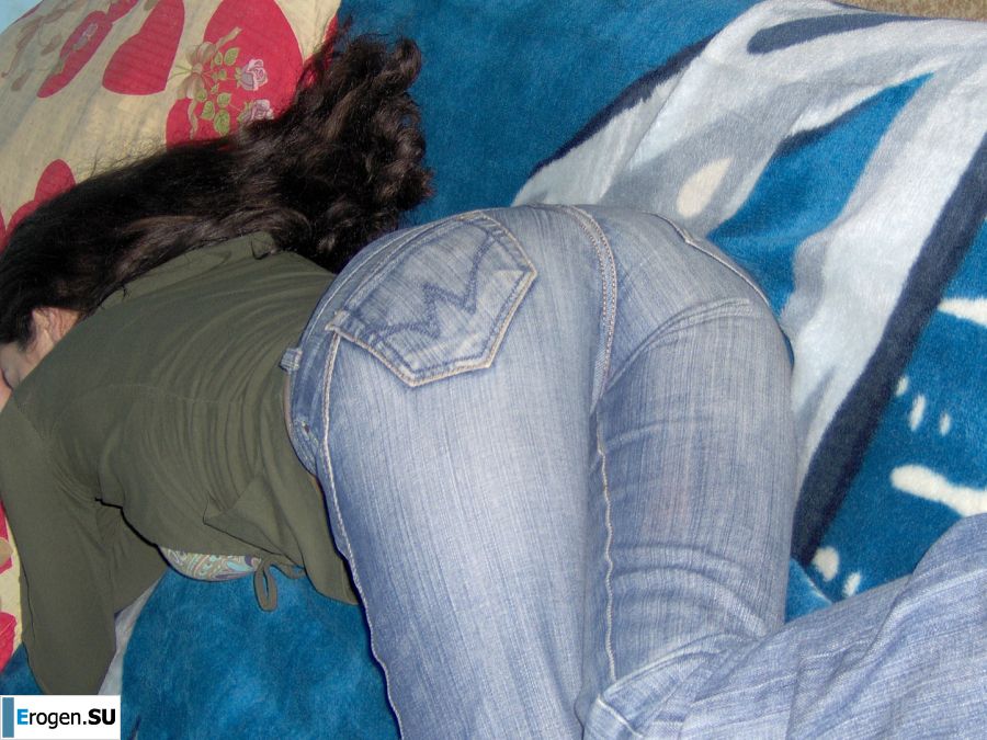 Oriental beauty shows the ass in clothes and without. Part 4. Photo 18