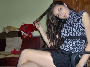 Восточная красавица показывает попку в одежде и без. Часть 4. Эскиз 34