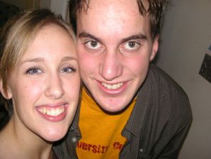 Сексуальная девушка зажигает на вечеринке в чулках в сеточку. Эскиз 2