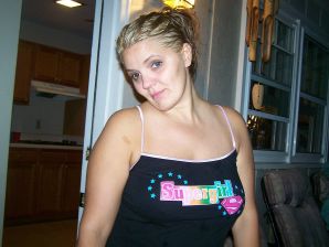 Роскошные блондинки с пышной грудью ласкают друг друга и оголяются. Часть 4. Эскиз 13