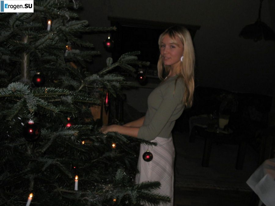 A young blonde in stockings spreads her legs on the couch. Part 3. Photo 21