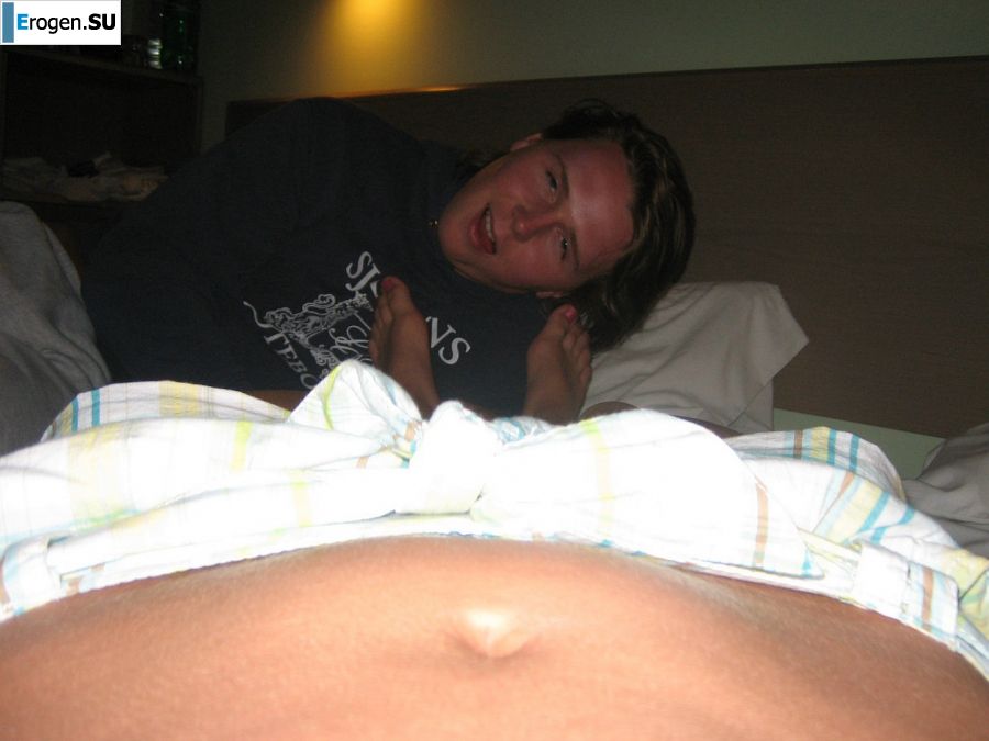 Girl having fun with a guy on vacation - shows her ass and chest. Part 2. Photo 26