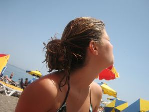 Girl having fun with a guy on vacation - shows her ass and chest. Part 2. Thumb 33