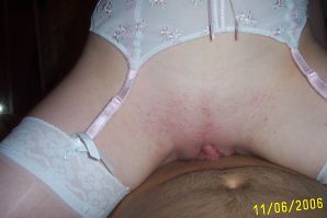 Студентка сняла трусики и показала мокрые половые губы. Часть 3. Эскиз 14