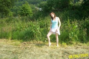 Студентка сняла трусики и показала мокрые половые губы. Часть 3. Эскиз 5