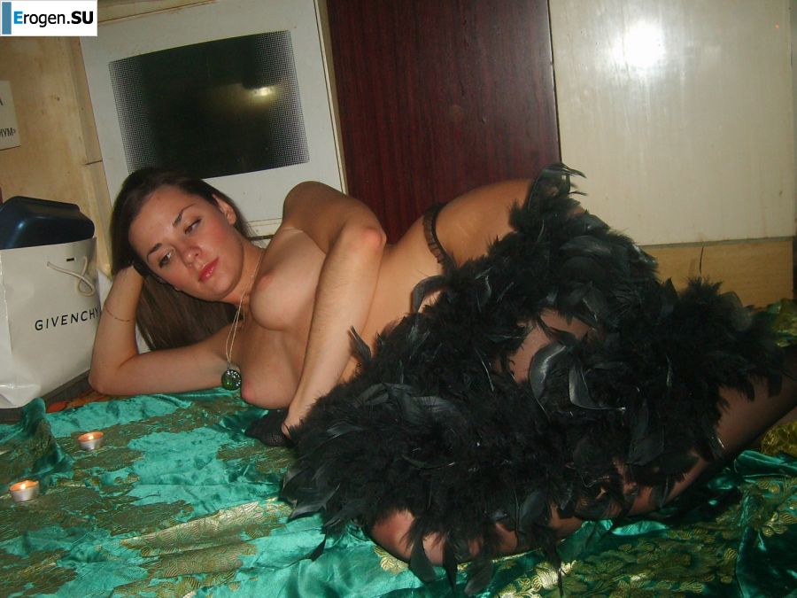 A luxurious lady performs striptease with exquisite lingerie and shows her breasts. Part 3. Photo 26