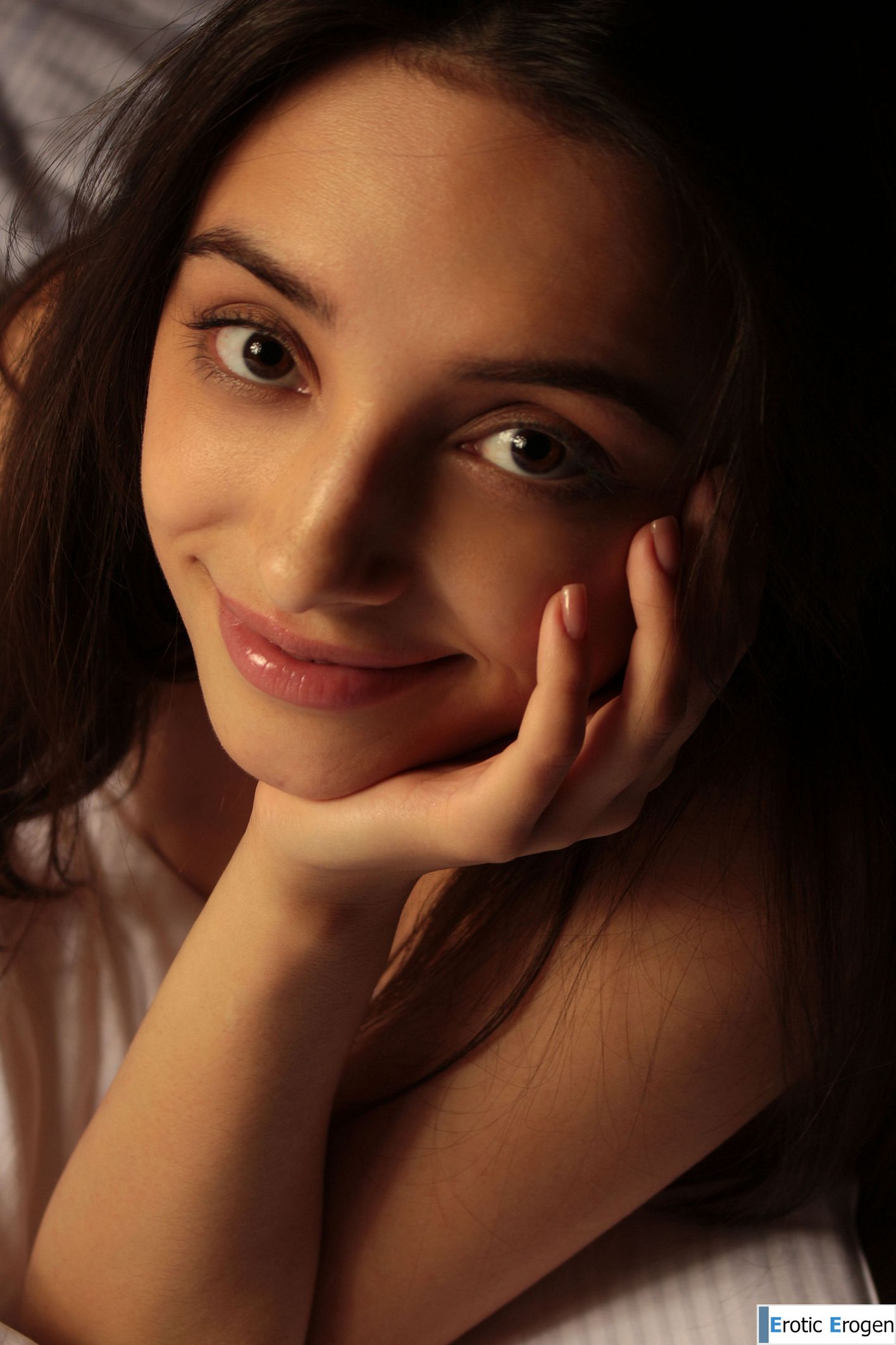 Olivia Linz in Disco Light. Picture 35