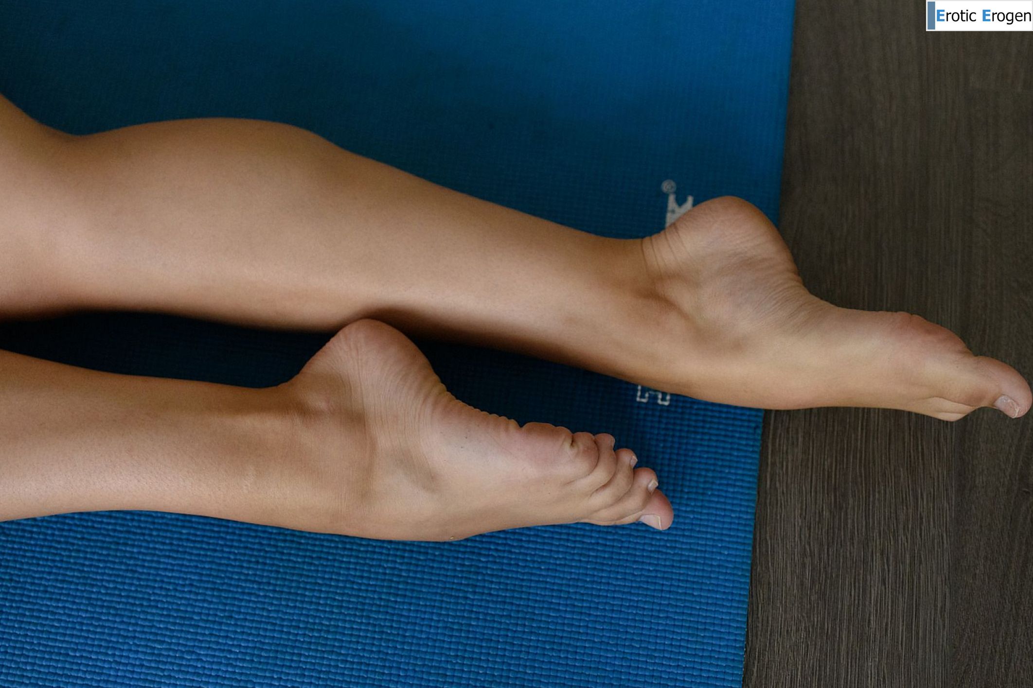 Harissa Berry in Studio Nudio. Picture 40