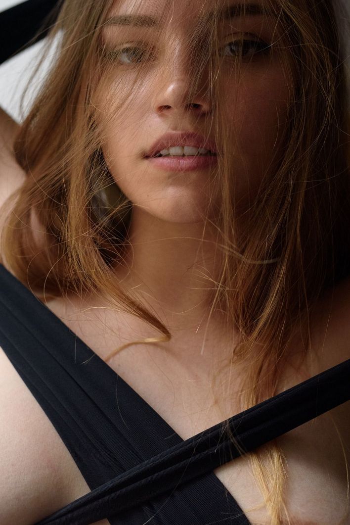 Harissa Berry in Studio Nudio. Эскиз 23