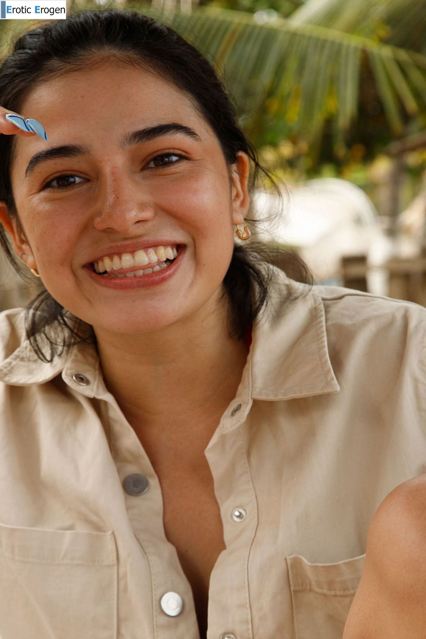 Mari Cami in Playa Files. Picture 1