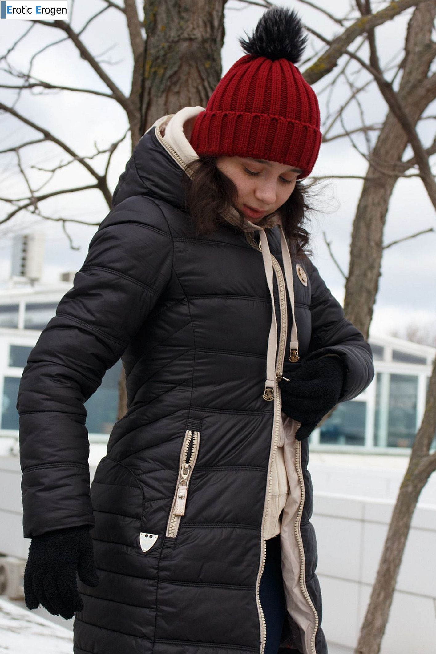 Tasia Loomer in Cold Cuddles Cafe. Picture 2