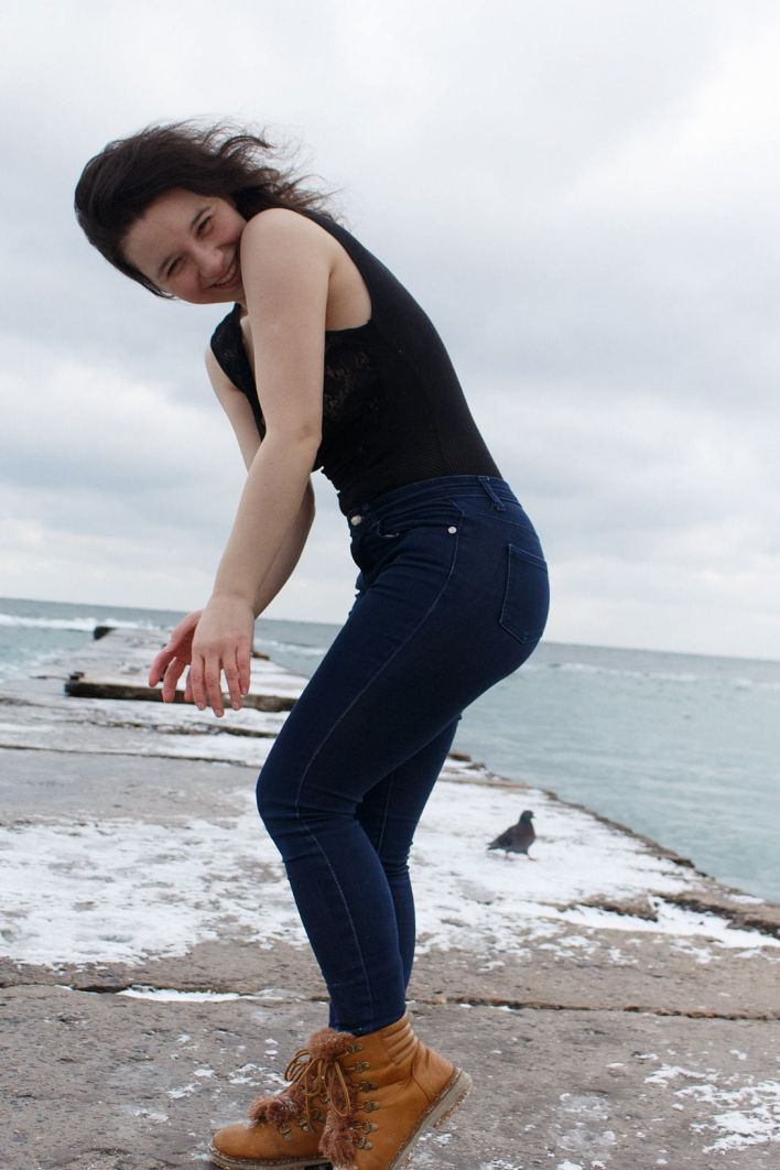 Tasia Loomer in Cold Cuddles Cafe. Thumb 9