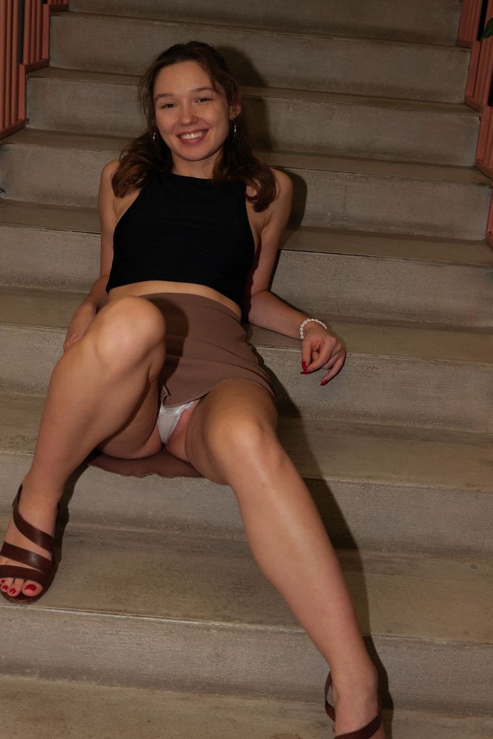 Sayah Heaney in Euro Dating. Эскиз 31