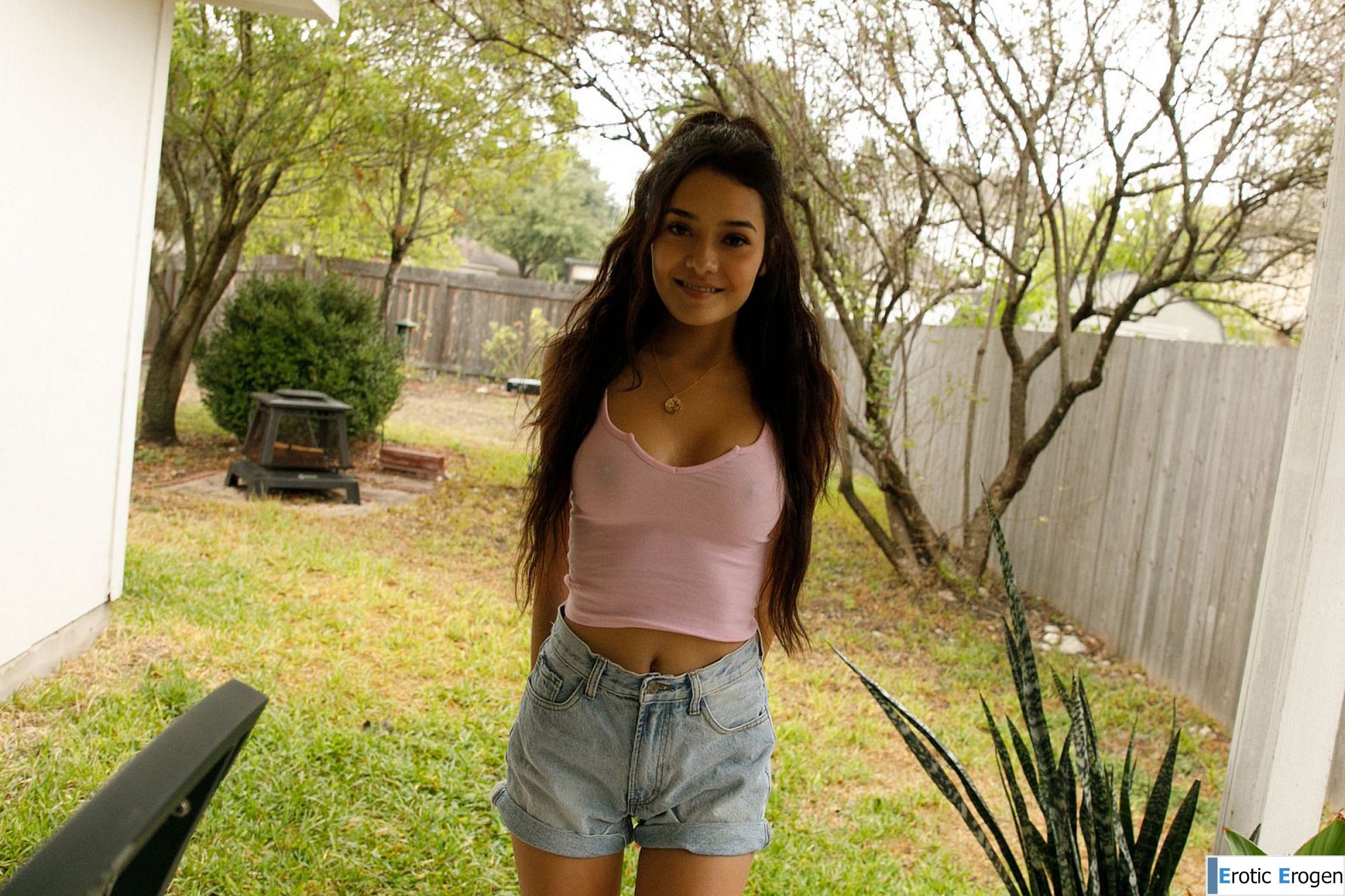 Soledad Lomas in Vs Material. Picture 1