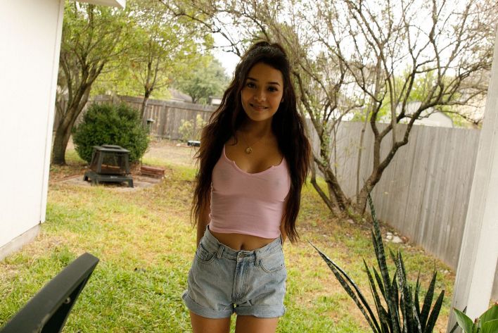 Soledad Lomas in Vs Material. Эскиз 1