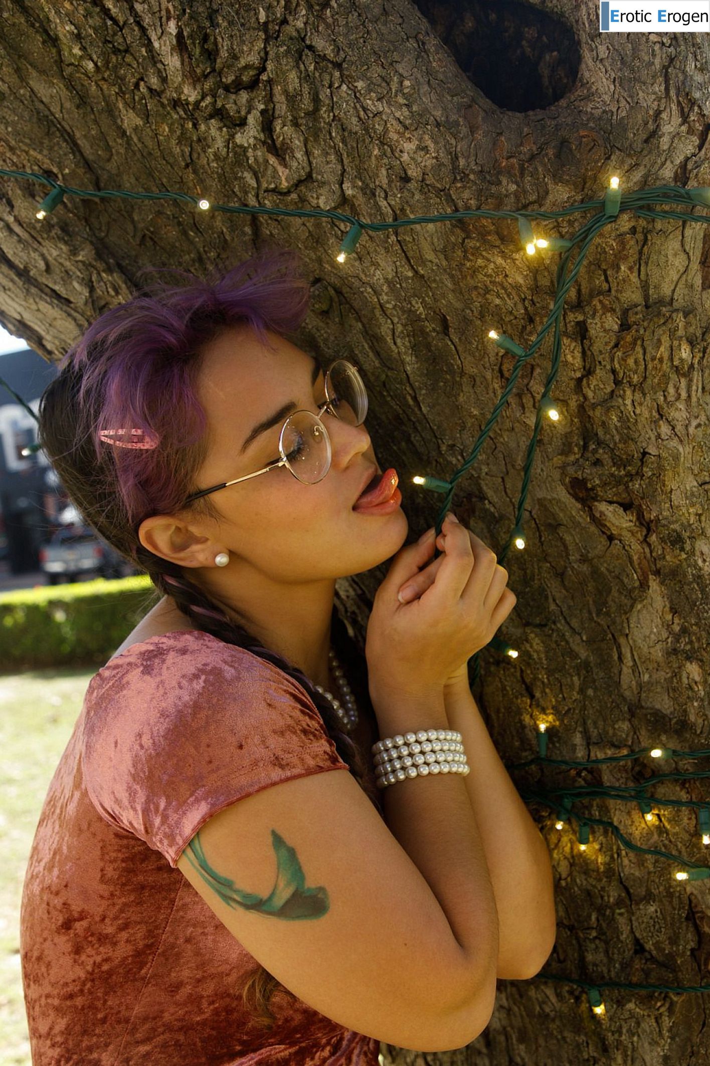  Bubble Butt Venus in Holiday Cake. Picture 15