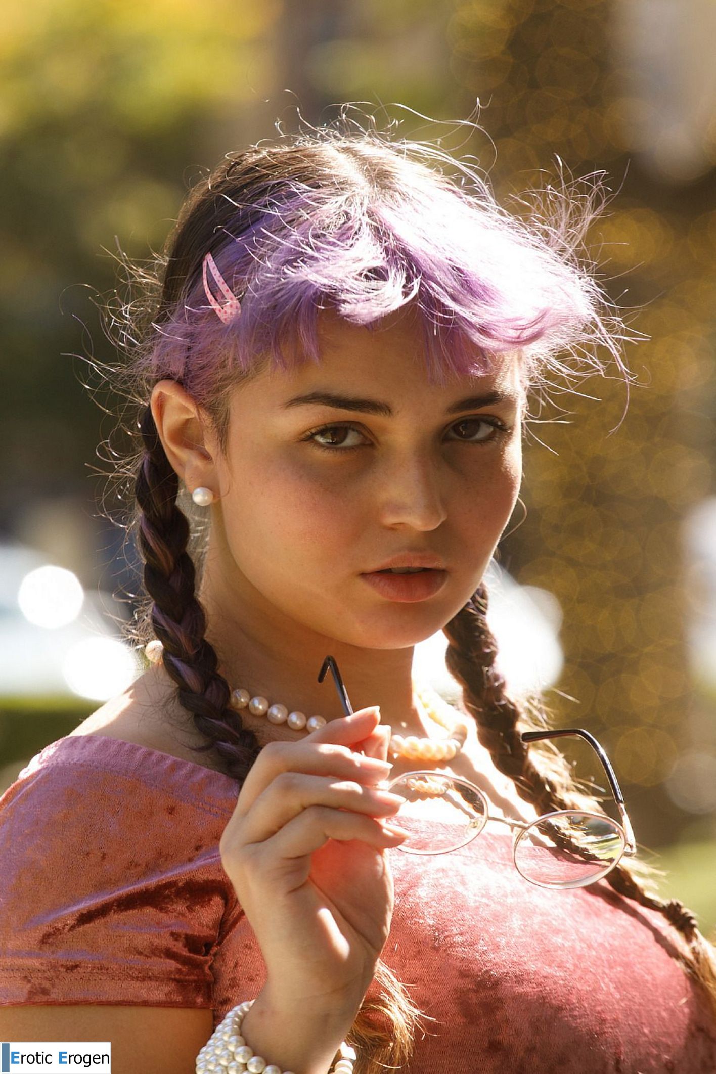  Bubble Butt Venus in Holiday Cake. Picture 36