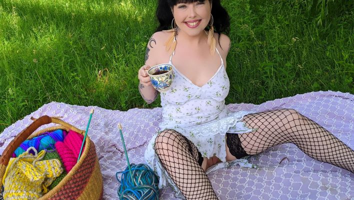 Lunacravez in Dutch Biscuits And Tea. Thumb 9