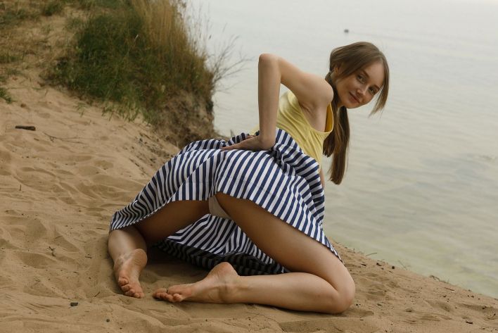 Ariel Gossimer in Tease By The Sea 2. Эскиз 26