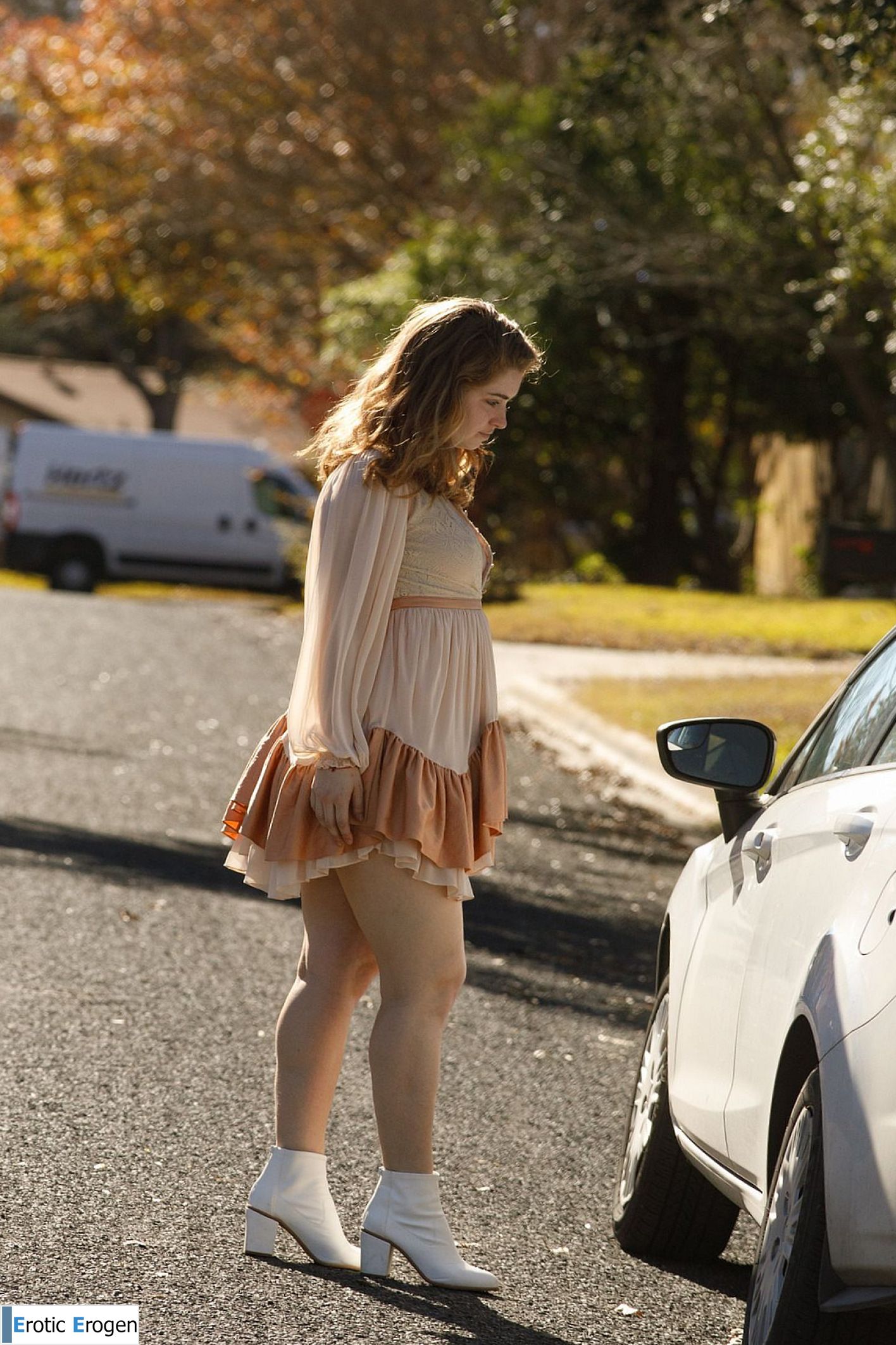 Greta Yarbrough in Dress Sesh. Picture 13