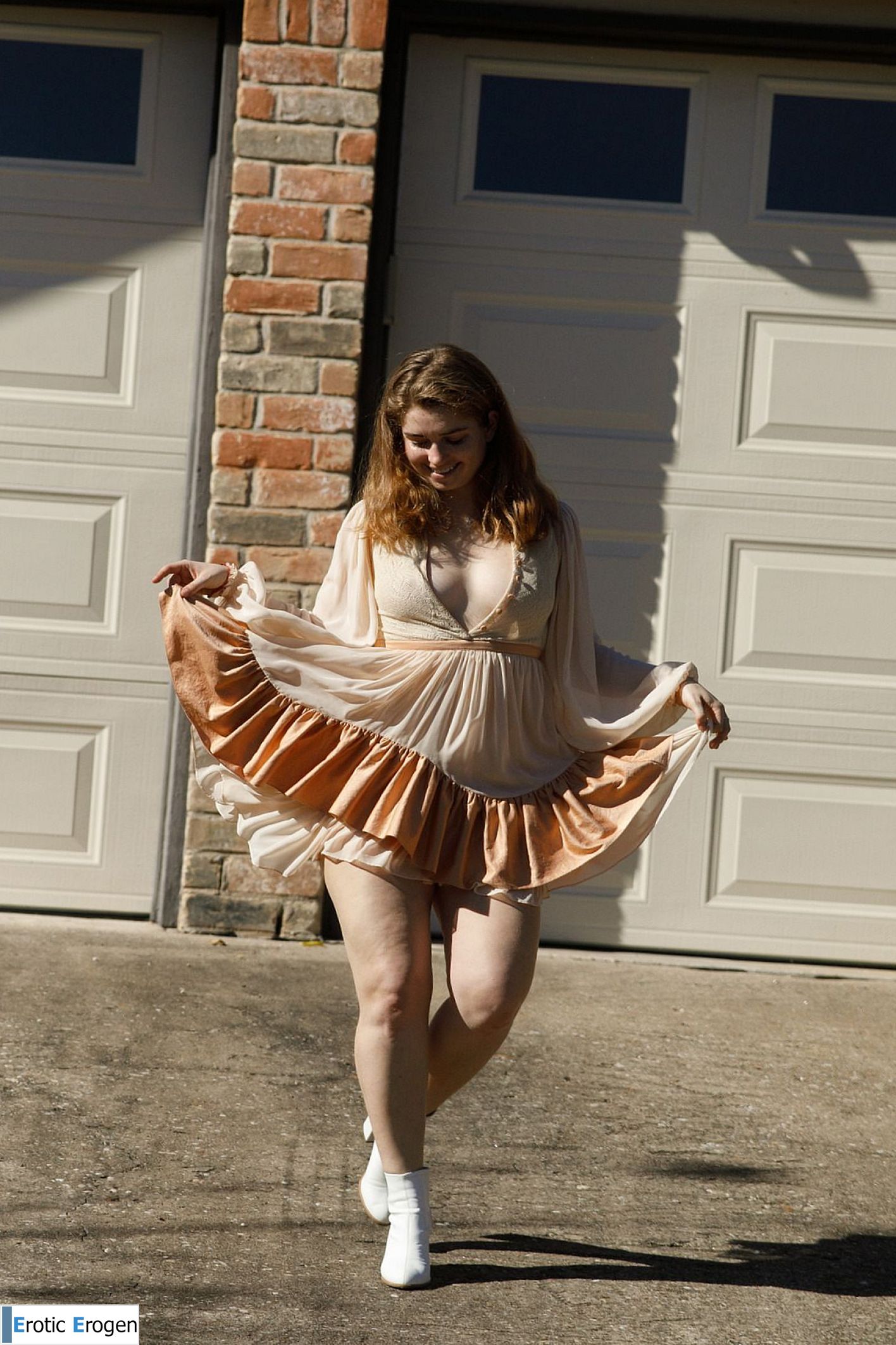 Greta Yarbrough in Dress Sesh. Picture 6