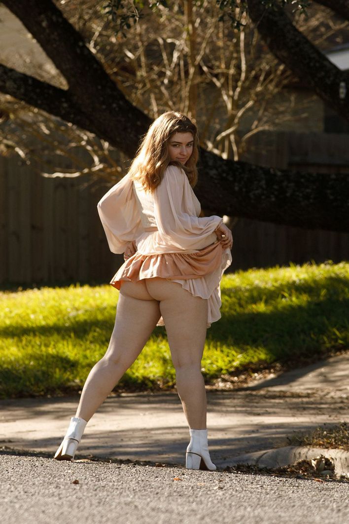 Greta Yarbrough in Dress Sesh. Эскиз 24