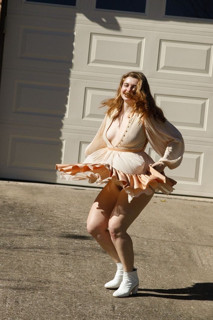 Greta Yarbrough in Dress Sesh. Эскиз 7