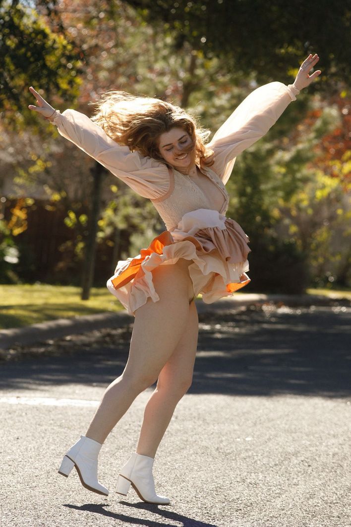 Greta Yarbrough in Dress Sesh. Эскиз 9