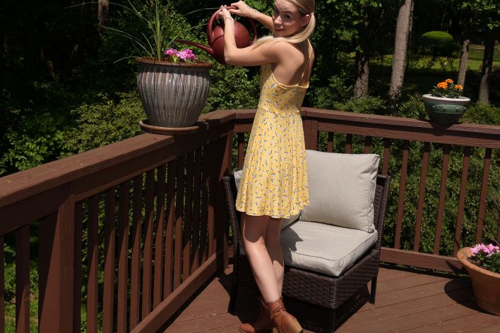 Khloe Kingsley in Glass Phallus. Thumb 1