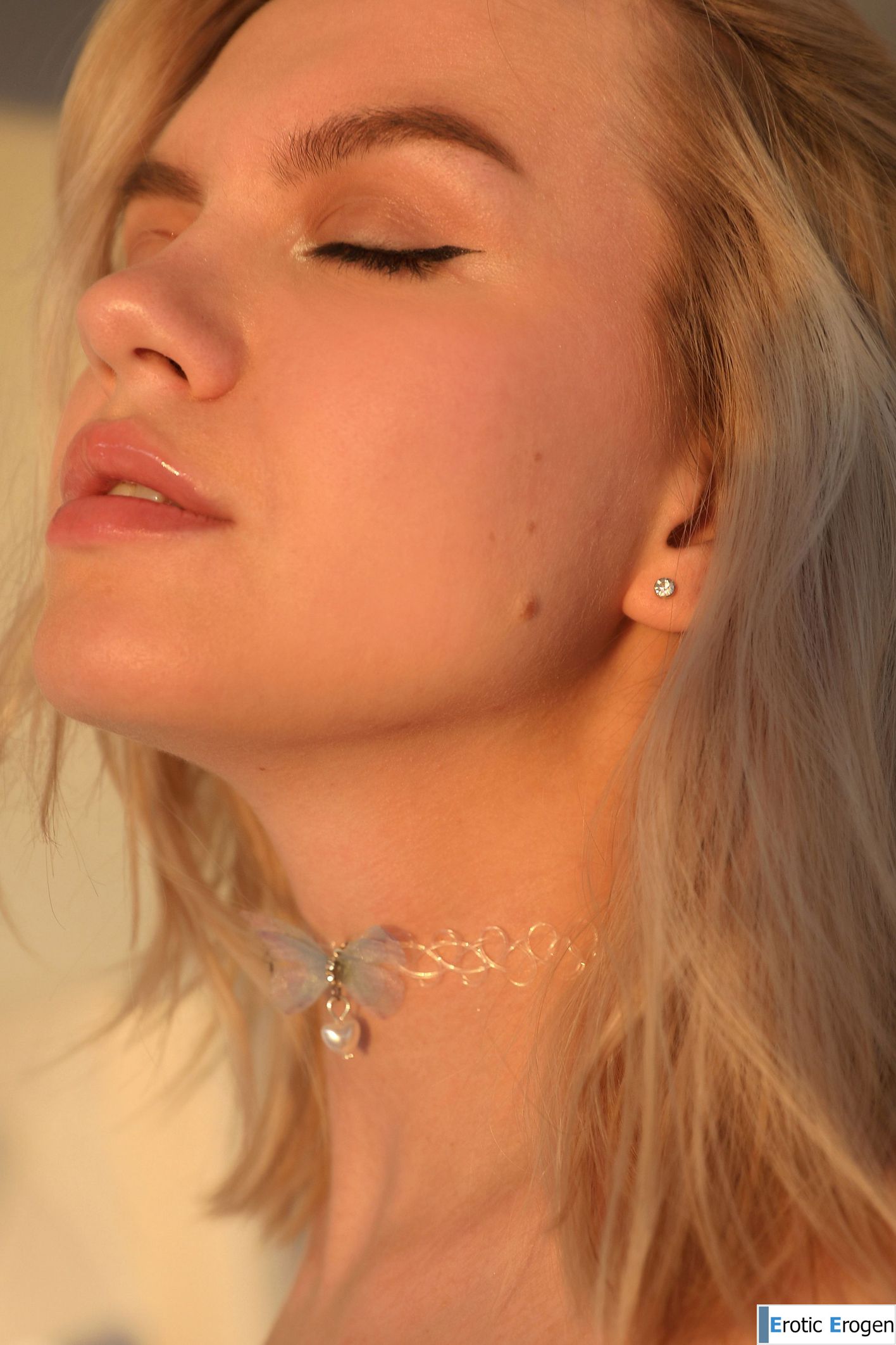 Lana Lane in Day Into Night. Picture 22