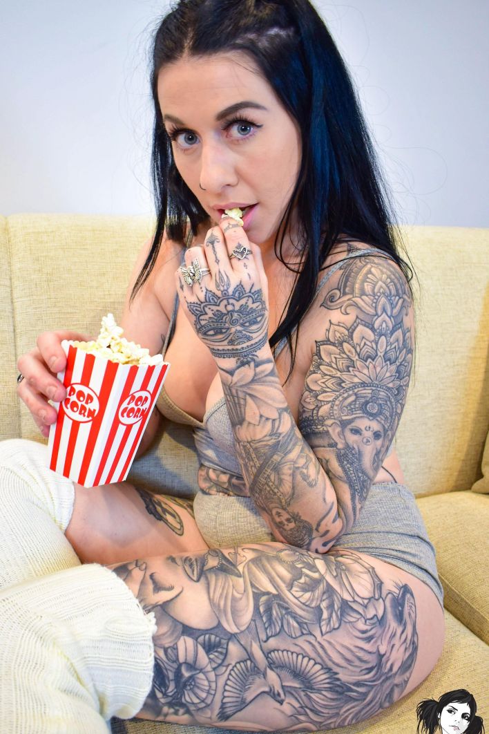 Ladylucifer666 in Movie Night. Эскиз 6