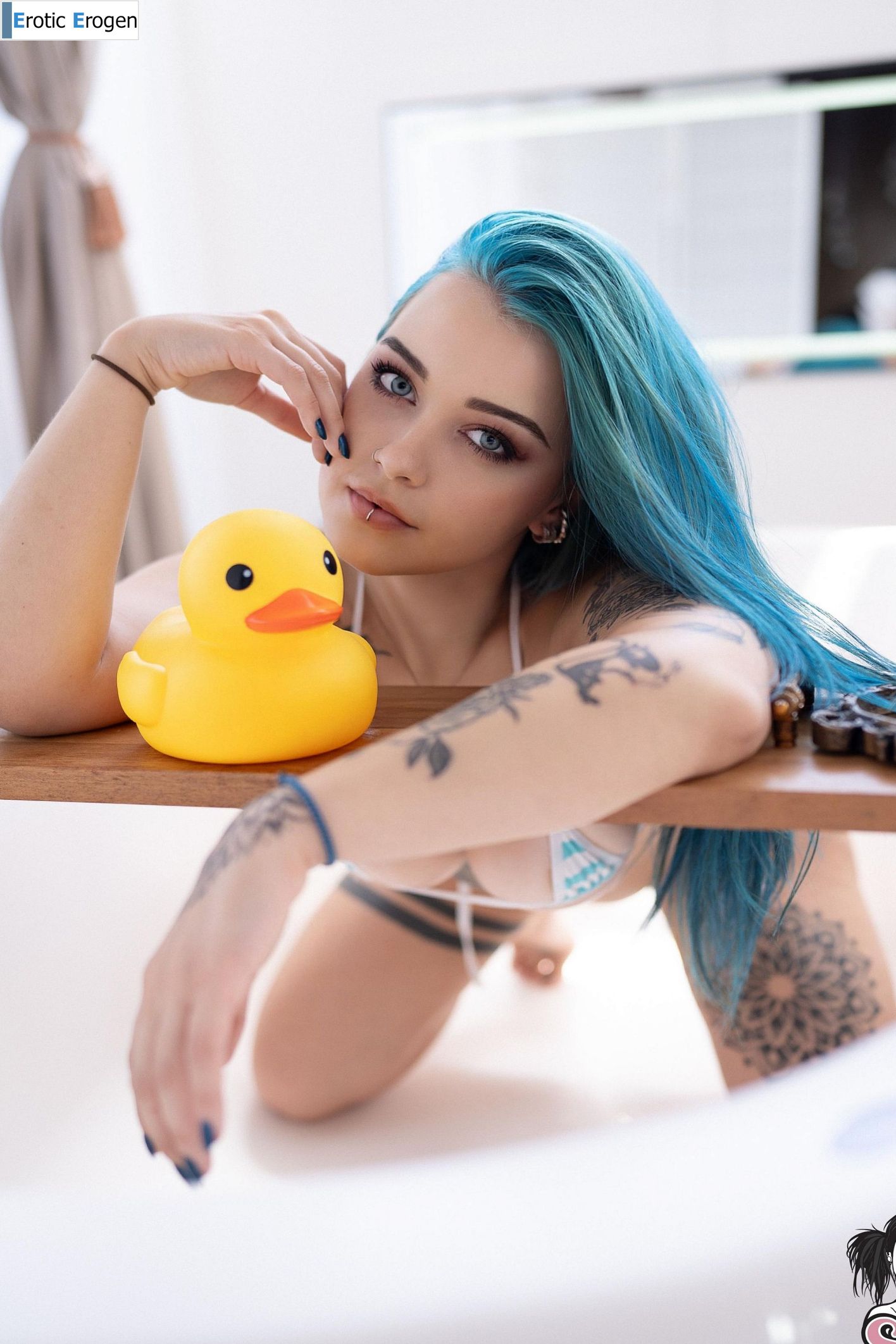 Babisteil in Bathtub Treat. Picture 8