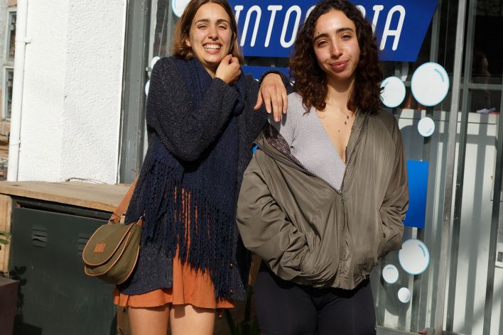 Zoe And Emma in Cafe Orno 1. Thumb 1