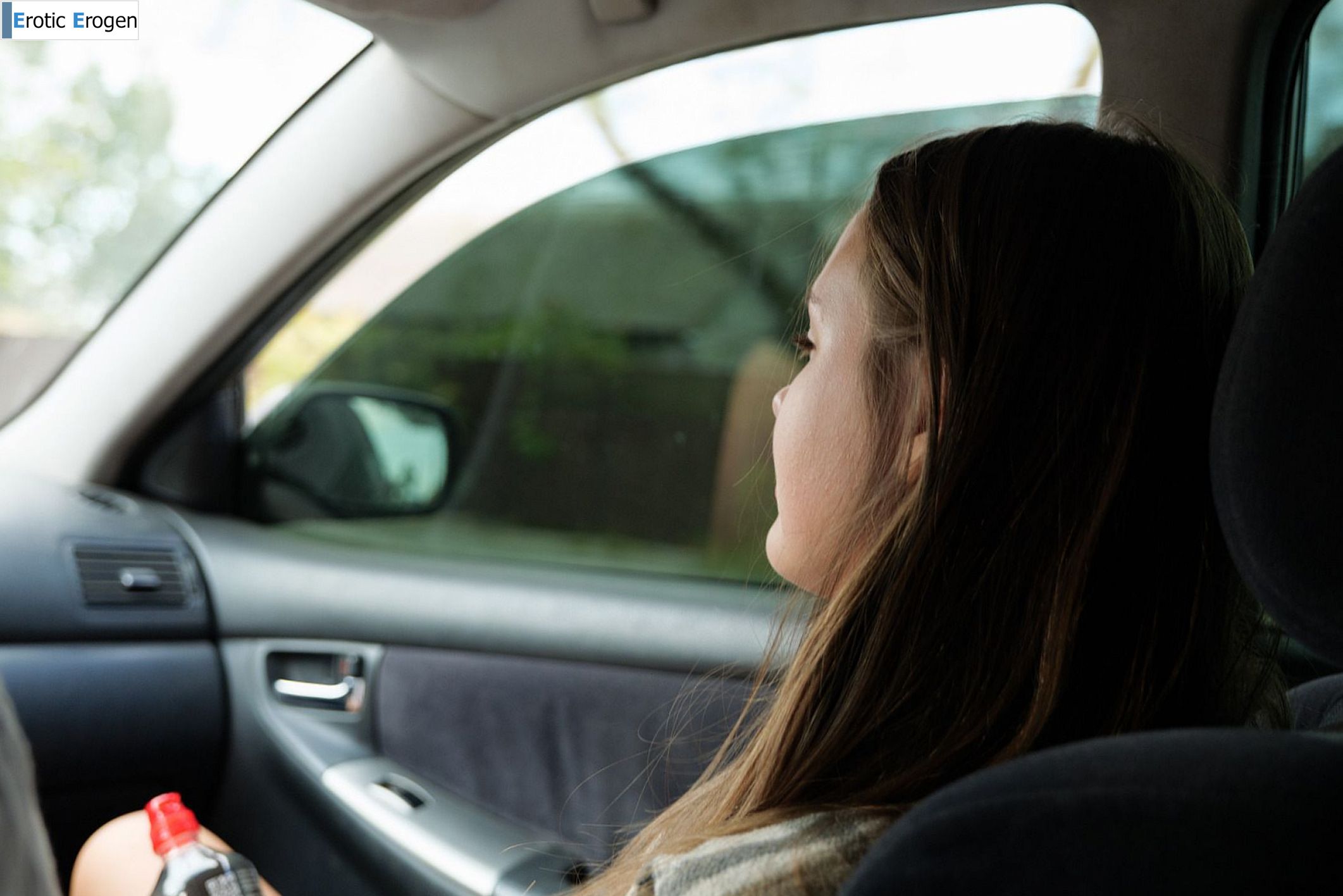 Olya Derkach in Roaming Minutes. Фото 6