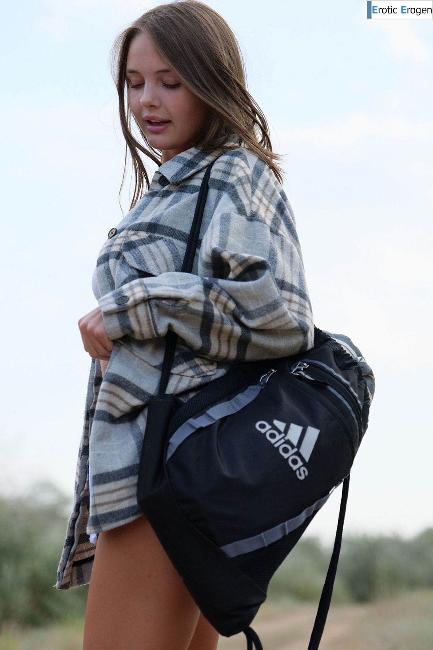 Olya Derkach in Roaming Minutes. Фото 9