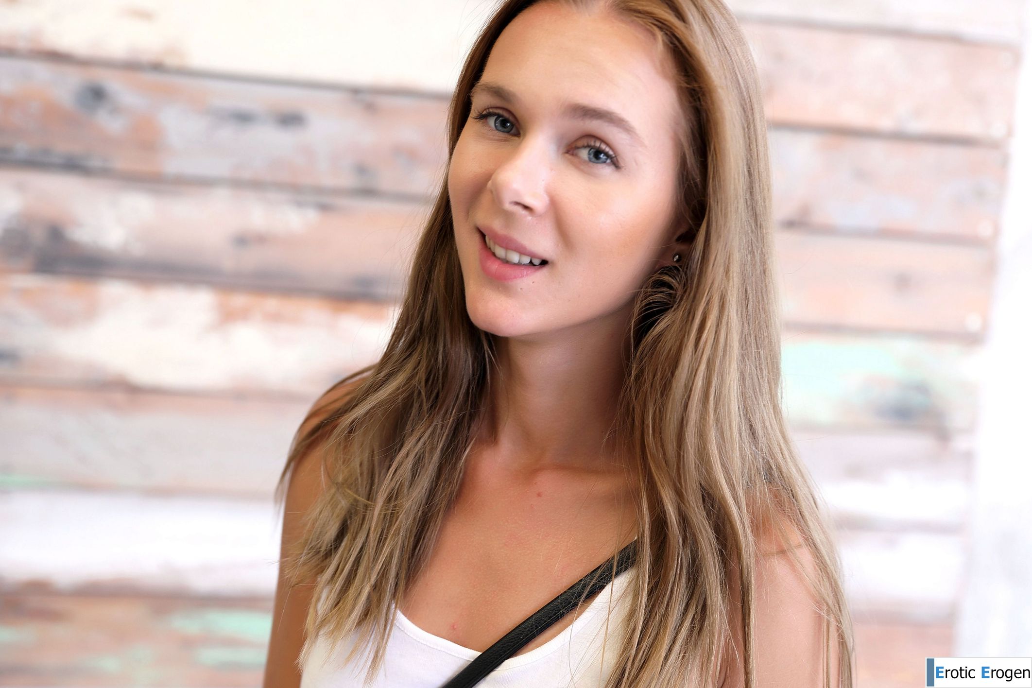 Karissa Diamond in Postcard From Paphos. Фото 21