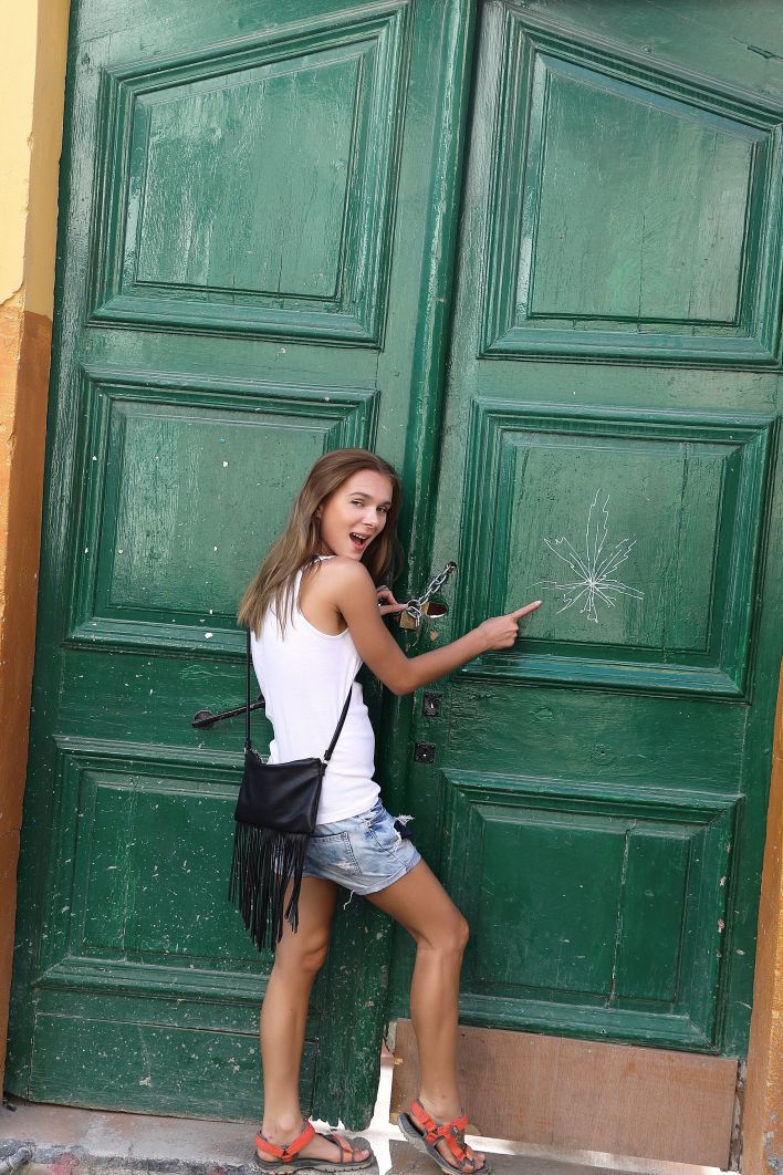 Karissa Diamond in Postcard From Paphos. Эскиз 17