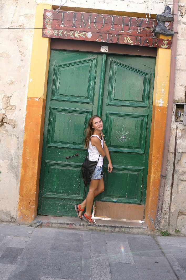 Karissa Diamond in Postcard From Paphos. Эскиз 19