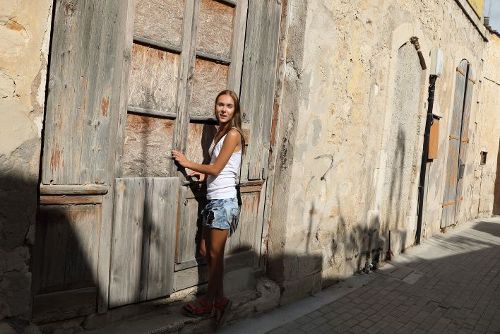 Karissa Diamond in Postcard From Paphos. Эскиз 36