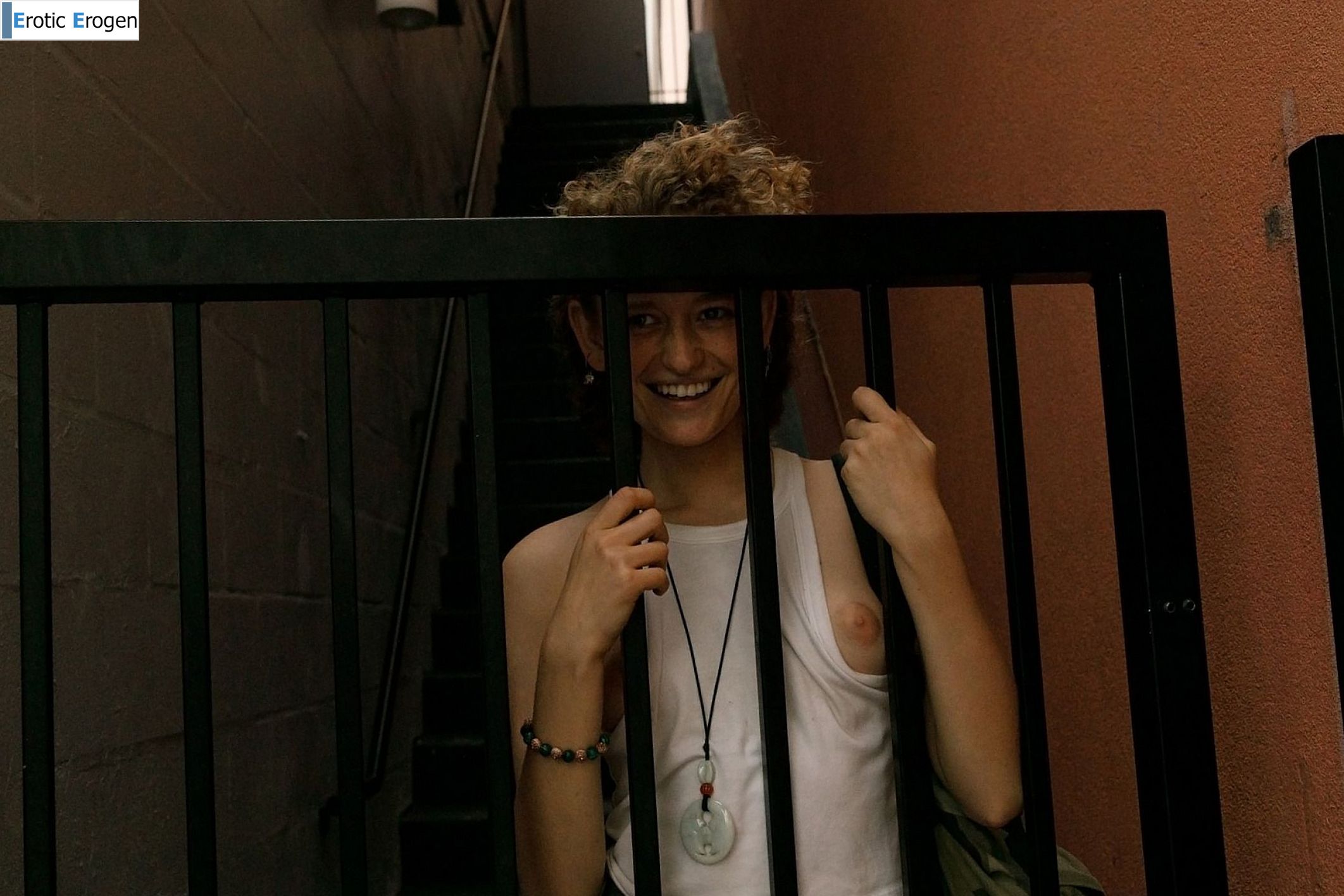 Debra Kenlow in Rare Bird Florida. Фото 17