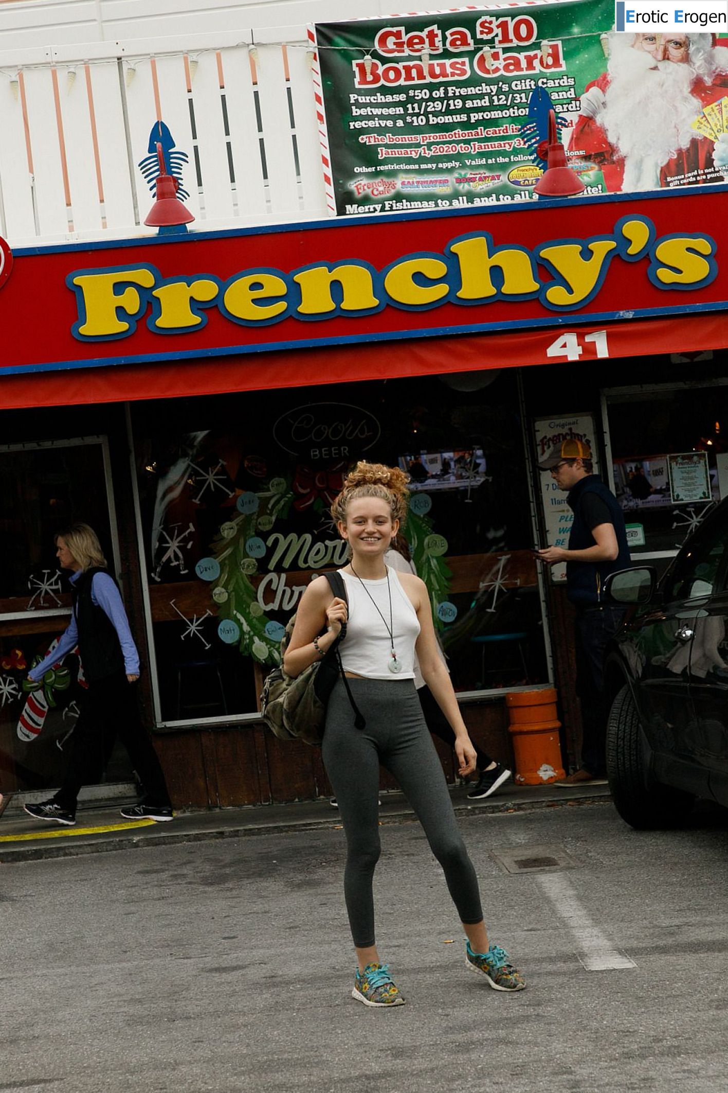 Debra Kenlow in Rare Bird Florida. Фото 3