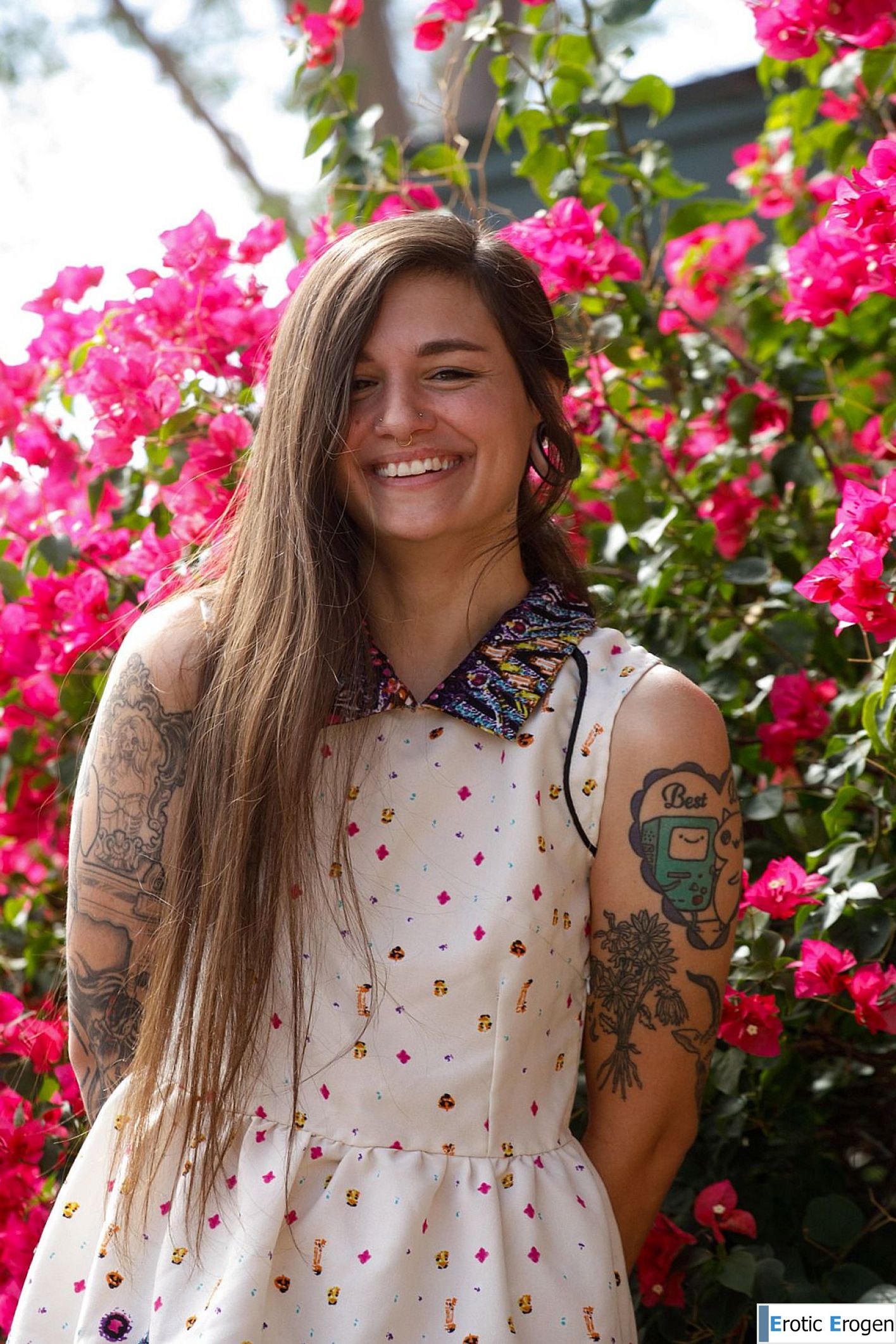 Luna Lovely in I Married A Pornstar. Фото 2