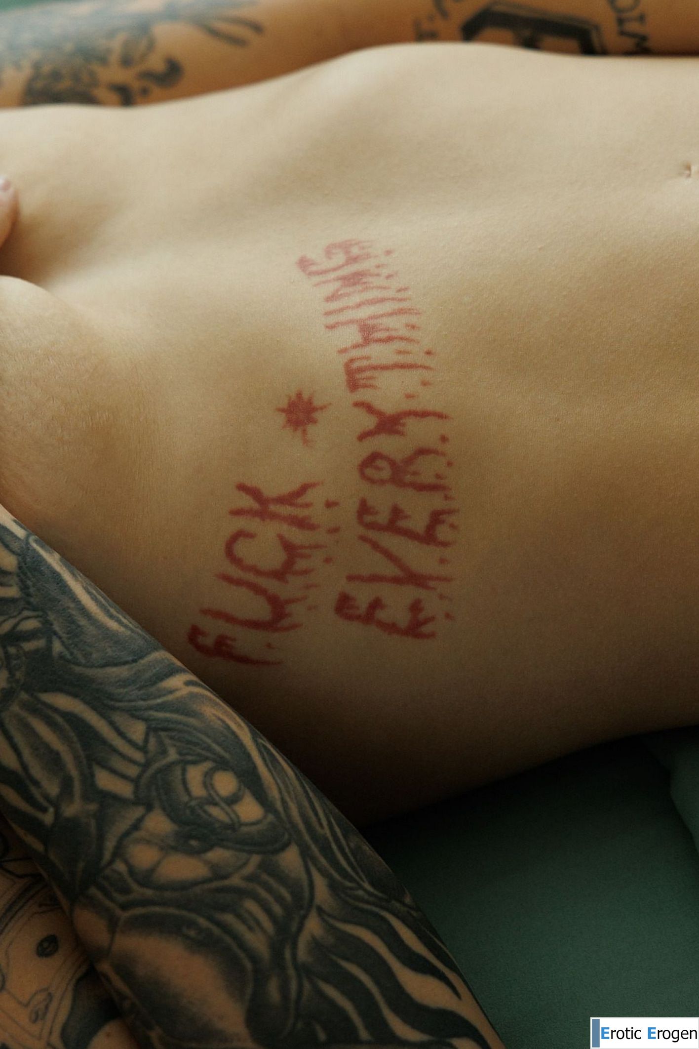 Luna Lovely in I Married A Pornstar. Фото 39